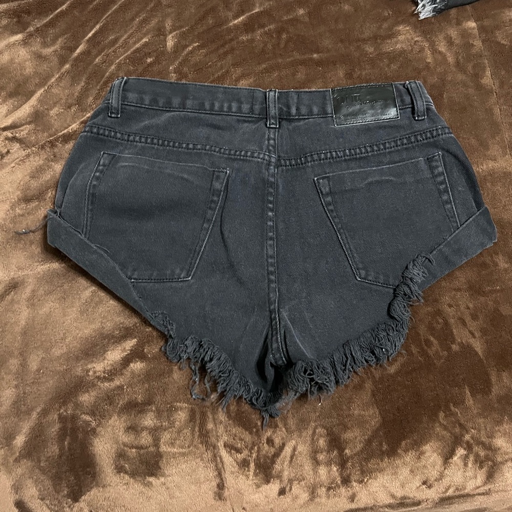Woman’s size 28 One Teaspoon black jean shorts - Picture 5 of 8